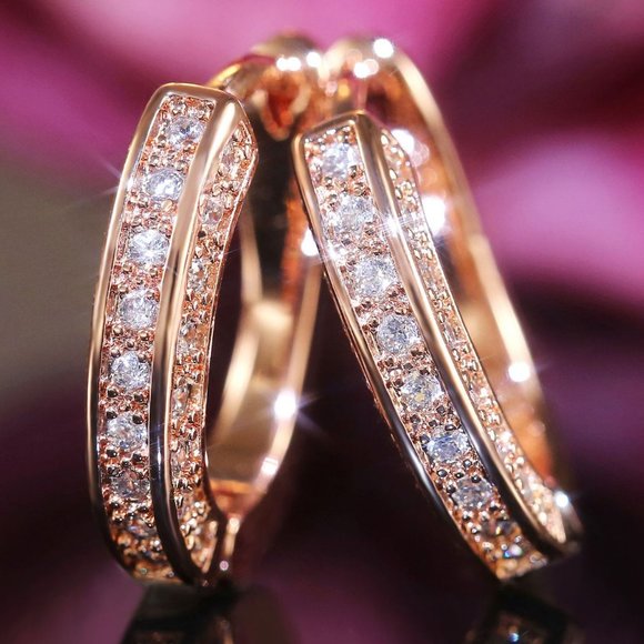 Jewelry - *NEW 18K Rose Gold Diamond Oval Hoop Earrings
